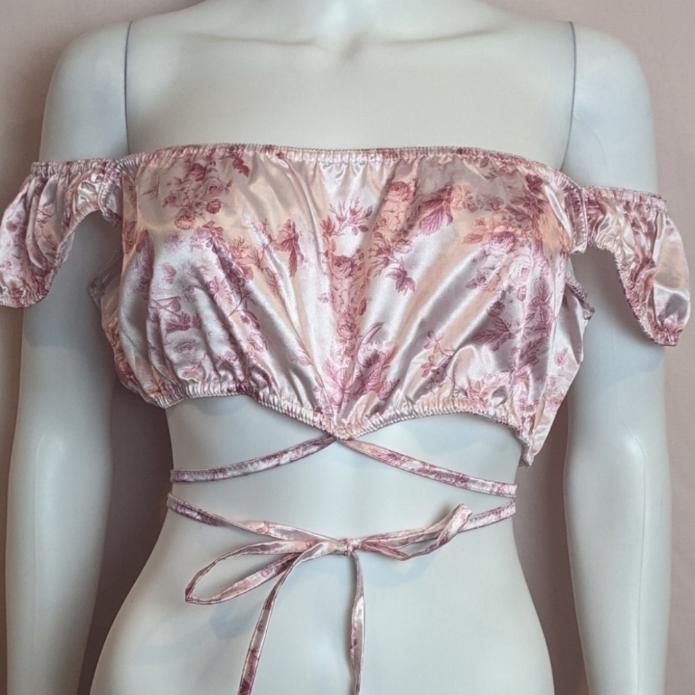 PrettyLittleThing Pink Satin Floral Bardot Off Shoulder Tie Waist Crop Top 8